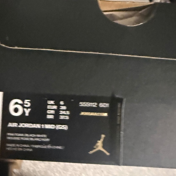 AIR JORDAN 1 MID (GS) FOAM - Picture 2 of 2